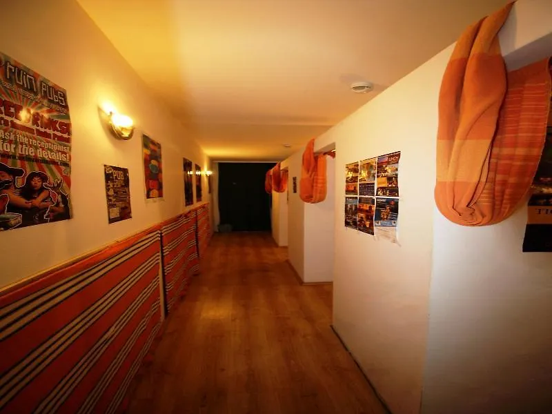 Broadway Hostel Отель Будапешт