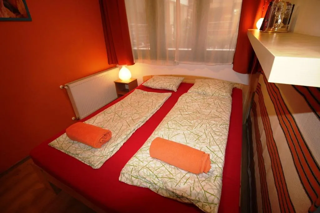 Отель Broadway Hostel