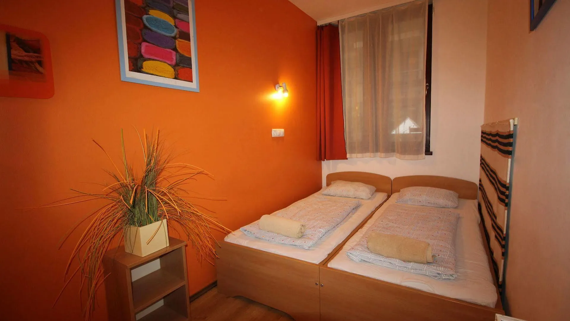 Отель Broadway Hostel