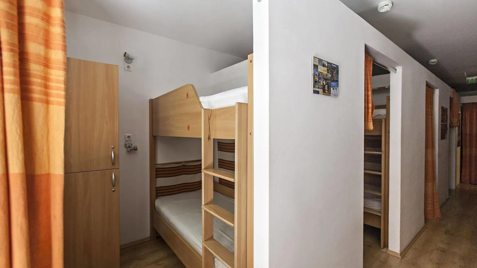 Отель Broadway Hostel